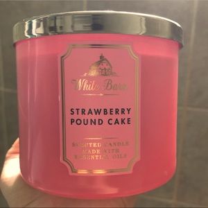BATH & BODY WORKS - 3 WICK CANDLE